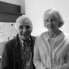 Charles Aznavour et son épouse Ulla Thorsell dans les coulisses du Palais des Congrès de Paris, le 18 avril 2004.