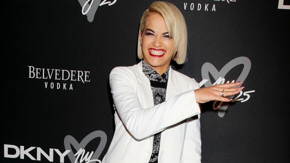 Fashion Week : Rita Ora, égérie déchaînée pour DKNY, entre défilé et soirée