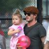 David Beckham et sa petite fille Harper dans un parc de New York, le 10 septembre 2013