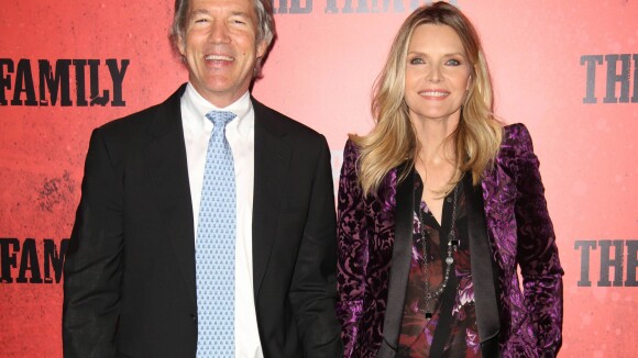 Michelle Pfeiffer et Robert De Niro : En amoureux pour défendre leur ''famille''