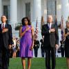 Barack Obama, Michelle Obama, et Jill et Joe Biden rendent hommage aux victimes des attentats du World Trade Center à la Maison Blanche le 11 septembre 2013.