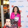 Andie MacDowell lors d'un événement de charité organisé dans une parfumerie de Berlin avec la marque L'Oreal le 12 septembre 2013