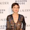 Maggie Gyllenhaal lors de la soirée de lancement de la fragrance "Modern Muse" de la marque Estée Lauder à New York le 12 septembre 2013