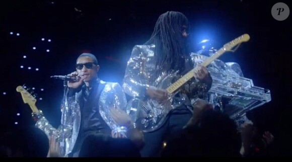Pharrell Williams et Nile Rodgers avec les Daft Punk dans leur dernier clip Lose Yourself to Dance, dévoilé le 16 septembre 2013.