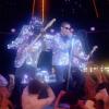 Les Daft Punk (avec Pharrell Williams et Nile Rodgers) dans leur dernier clip, Lose Yourself to Dance, dévoilé le 16 septembre 2013.