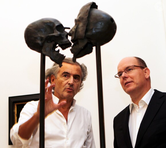Le prince Albert a visité le 16 septembre 2013 l'exposition de Bernard-Henri Lévy, "Les Aventures de la vérité" organisée au sein de la Fondation Maeght à Saint-Paul-de-Vence