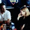Joey Lauren Adams et Ben Affleck dans Méprise multiple (1991).