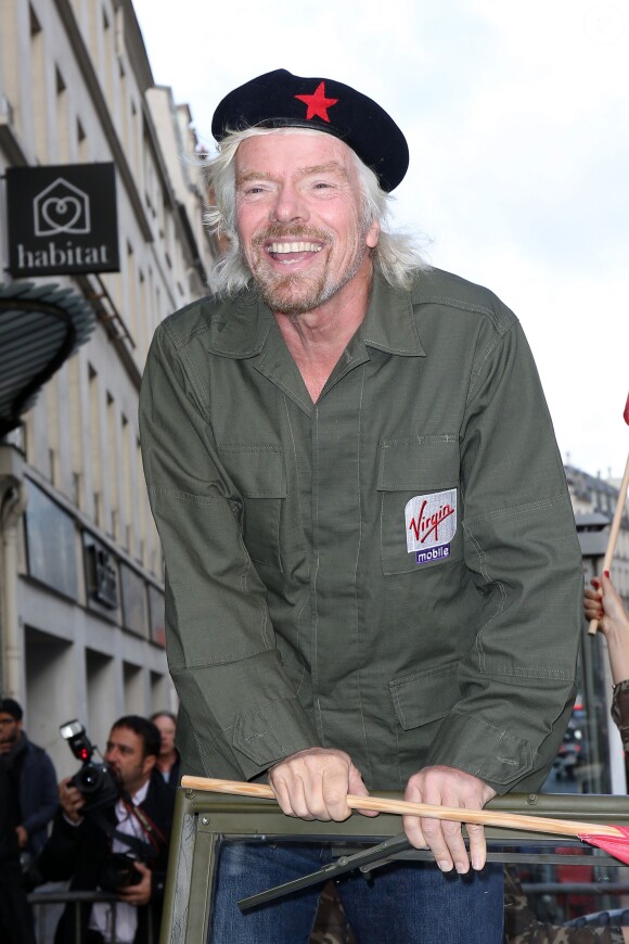 Sir Richard Branson présente une nouvelle offre Virgin Mobile à Paris, France le 18 septembre 2013.