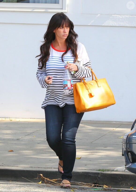 Jennifer Love Hewitt enceinte se rend chez le coiffeur à Beverly Hills, le 17 septembre 2013.