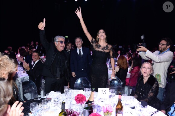 Roberto Cavalli au côté de Bianca Brandolini d'Adda lors du gala de l'amfAR à Milan, le 21 septembre 2013.