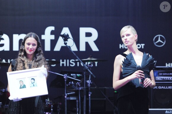 Kurkova Karolina lors du gala de l'amfAR à Milan, le 21 septembre 2013.
