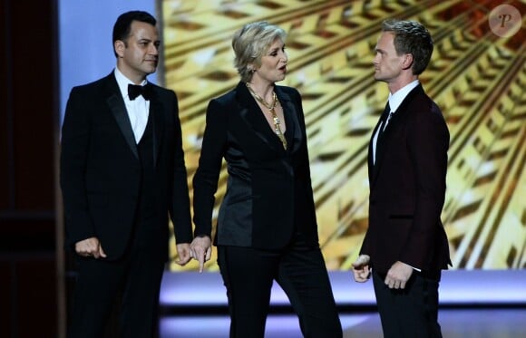 Neil Patrick Harris, Jimmy Kimmel et Janet Lynch lors des 65e Primetime Emmy Awards à Los Angeles, le 22 septembre 2013.