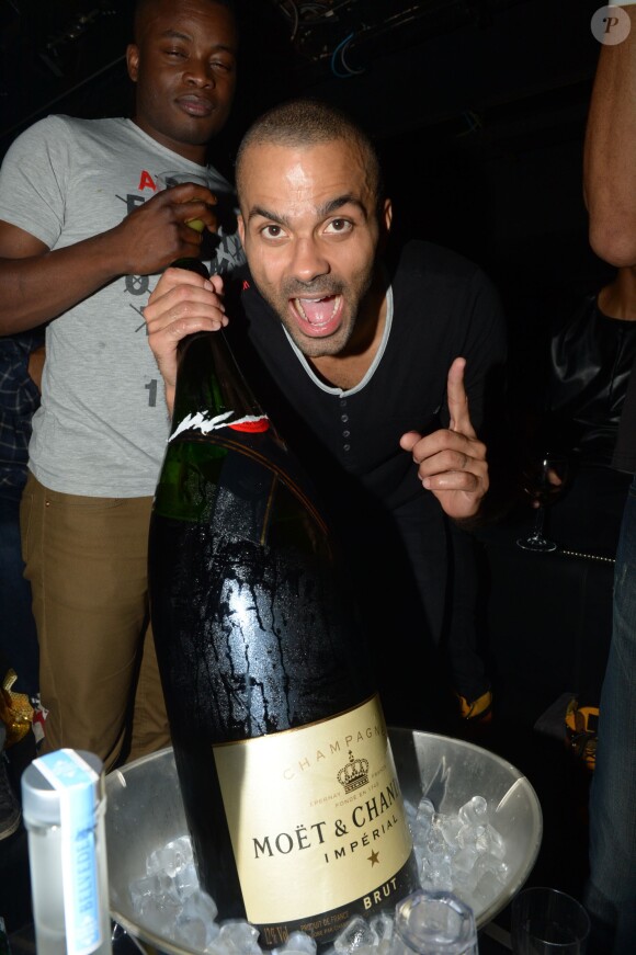 Exclusif - Tony Parker au Queen le 23 septembre 2013.