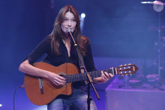 Carla Bruni au Gala de l'IFRAD au Cirque D'Hiver, à Paris, le 25 septembre 2013.