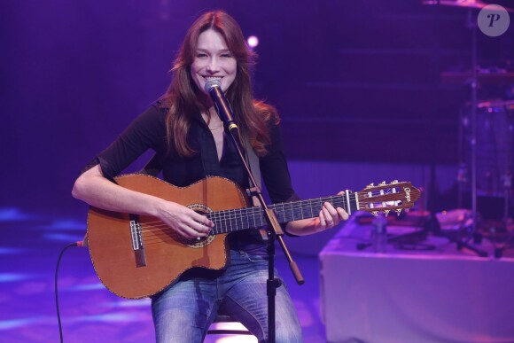 Carla Bruni au Gala de l'IFRAD au Cirque D'Hiver, à Paris, le 25 septembre 2013.