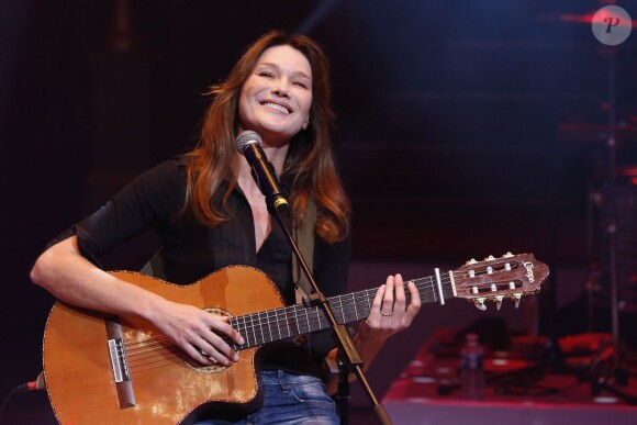 Carla Bruni au Gala de l'IFRAD au Cirque D'Hiver, à Paris, le 25 septembre 2013.