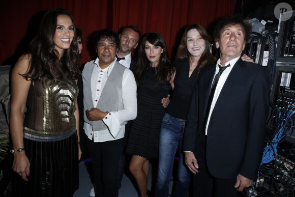 Elisa Tovati, Liane Foly, Laurent Voulzy, Pierre Souchon, Nolwenn Leroy, Carla Bruni et Alain Souchon au Gala de l'IFRAD au Cirque D'Hiver, à Paris, le 25 septembre 2013.