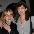 Bulle Ogier et Kate Barry lors de l'inauguration de la Galerie Cinéma d'Anne-Dominique Toussaint et le vernissage de l'exposition "Point of View" de Kate Barry à Paris le 26 septembre 2013