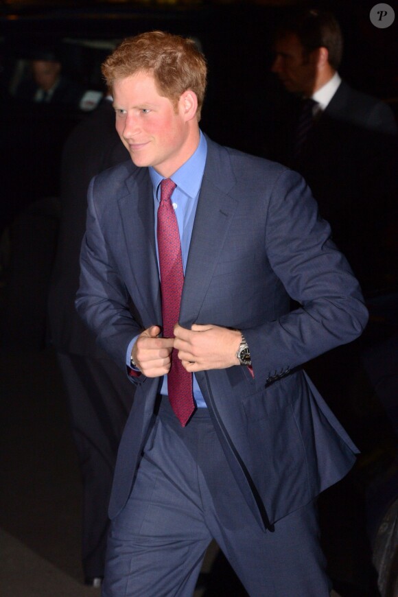 Le prince Harry à la Royal Society de Londres le 26 septembre 2013 lors d'une soirée au profit de MapAction, dont il est le parrain.