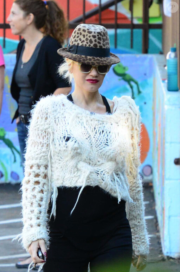 Gwen Stefani, enceinte et stylée, va chercher son fils Zuma à l'école, Studio City, Los Angeles, le 27 septembre 2013.