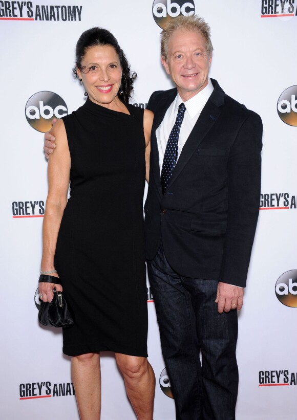 Jeff Perry & Linda Lowy - Soirée en l'honneur du 200e épisode de "Grey's Anatomy" à Hollywood, le 28 septembre 2013.