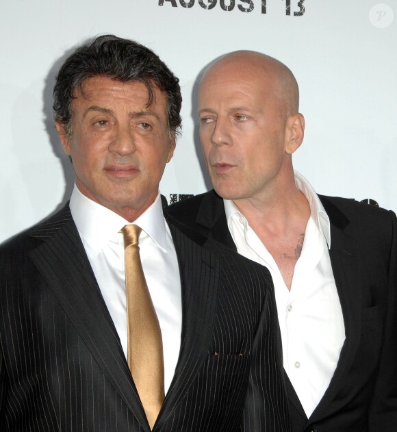 Sylvester Stallone et Bruce Willis lors de la présentation du film Expendables à Los Angeles le 3 août 2010