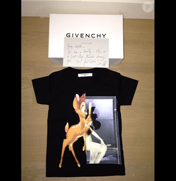 T-Shirt Givenchy envoyé pour la petite North