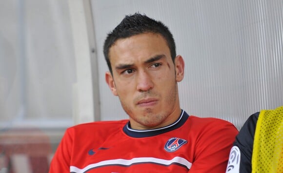 Mevlüt Erding avant le match entre le Paris Saint-Germain et Valenciennes au Parc des Princes à Paris,le 21 août 2011