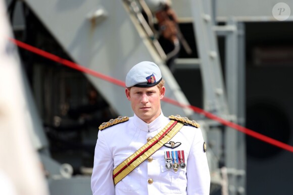 Le prince Harry à Sydney le 4 octobre 2013 lors d'une revue et d'une parade marquant le centenaire de l'indépendance de la Marine royale australienne.