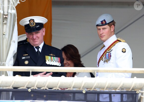 Le prince Harry à Sydney le 4 octobre 2013 lors d'une revue et d'une parade marquant le centenaire de l'indépendance de la Marine royale australienne.