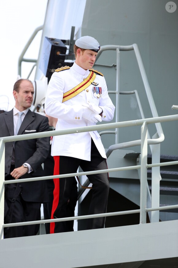 Le prince Harry à Sydney le 4 octobre 2013 lors d'une revue et d'une parade marquant le centenaire de l'indépendance de la Marine royale australienne.