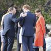Le prince Harry avec la famille du Premier ministre Tony Abbott, notamment ses deux sculpturales filles tout émoustillées, à Sydney le 5 octobre 2013