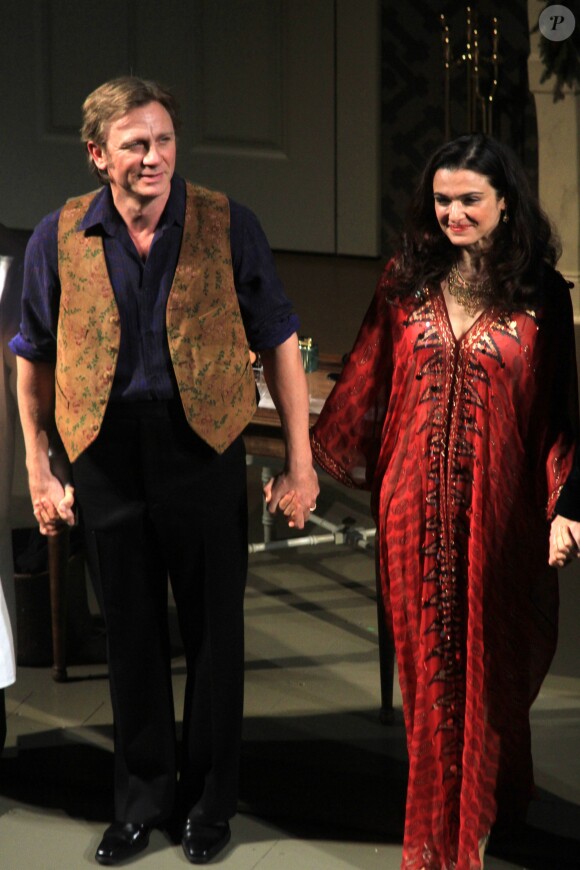 Rachel Weisz et Daniel Craig triomphe sur scène à la première représentation de Betrayal à Broadway le 1er octobre 2013.