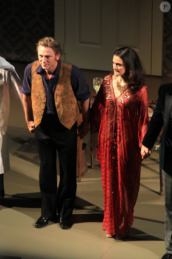 Rachel Weisz et Daniel Craig triomphe sur scène à la première représentation de Betrayal à Broadway le 1er octobre 2013.