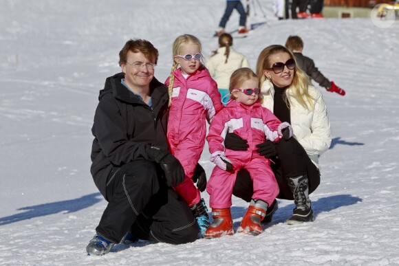 Le prince Friso en famille avec la princesse Mabel et les comtesses Luana et Zaria à Lech en février 2011