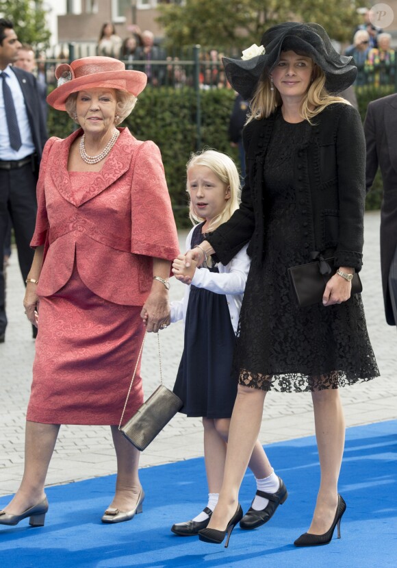 La princesse Beatrix, la princesse Mabel et la petite comtesse Luana au mariage du prince Jaime de Bourbon-Parme en octobre 2013