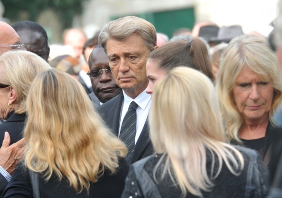 Alain Madelin lors des obsèques de Jean-Pierre Pierre-Bloch au cimetière du Montparnasse à Paris, le 2 octobre 2013