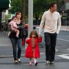 Alyson Hannigan et Alexis Denisof avec leurs filles Keeva et Satyana à New York, le 8 mai 2013.