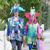 Alyson Hannigan, son mari Alexis Denisof et leurs filles Satyana et Keeva fêtent à Halloween, à Los Angeles, le 1 novembre 2012.