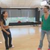 Damien Sargue et Candice Pascal sont pris d'un fou rire lors des répétitions de Danse avec les stars 4. Octobre 2013.