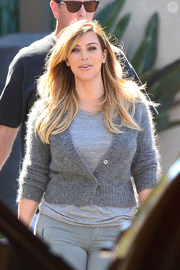 Kim Kardashian, radieuse et souriante, à Los Angeles, le 8 octobre 2013.
