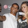 Brahim Zaibat (le petit ami de Madonna) et Malena Costa présentent le nouveau smartphone LG G2 à Madrid, le 9 octobre 2013.