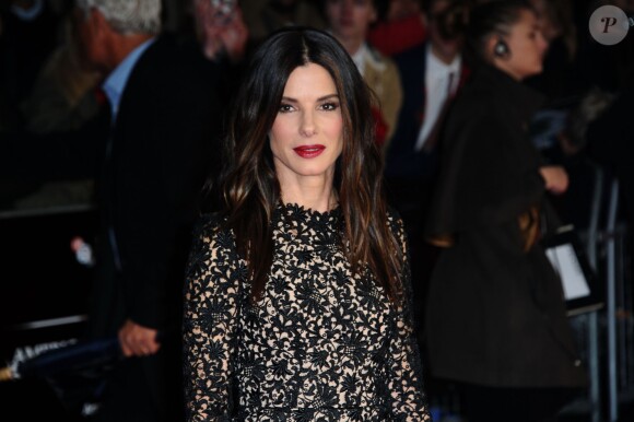 Sandra Bullock lors de la première de Gravity à l'Odeon Leicester Square de Londres, le 10 octobre 2013.