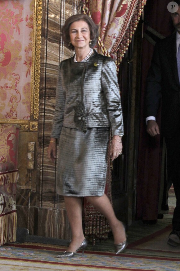 La reine Sofia d'Espagne lors de la réception au palais royal pour la fête nationale de l'Espagne à Madrid, le 12 octobre 2013.