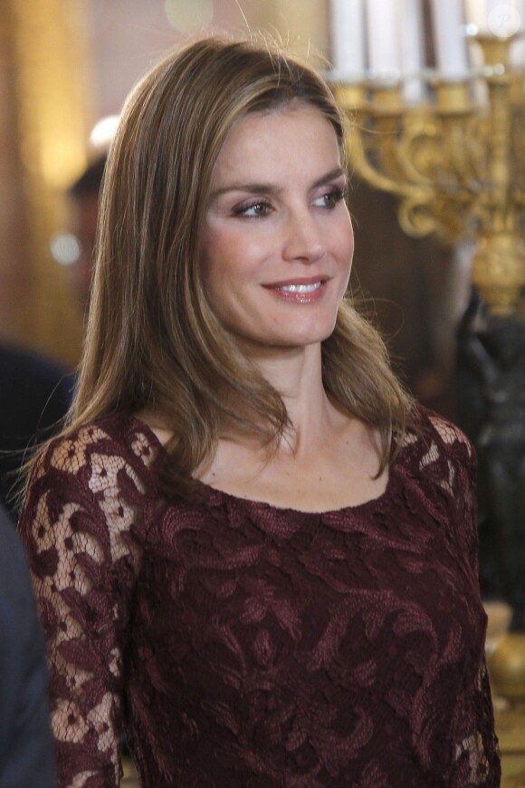 La princesse Letizia d'Espagne lors de la réception au palais royal pour la fête nationale de l'Espagne à Madrid, le 12 octobre 2013.