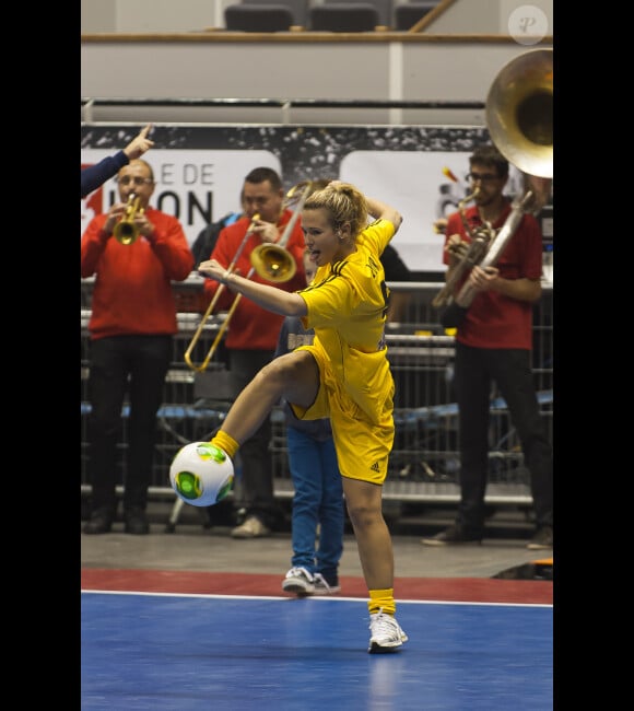 Lorie à la 7e édition du Foot Concert, au profit de l'association Huntington Avenir au Palais des sports de Lyon, le 12 octobre 2013.