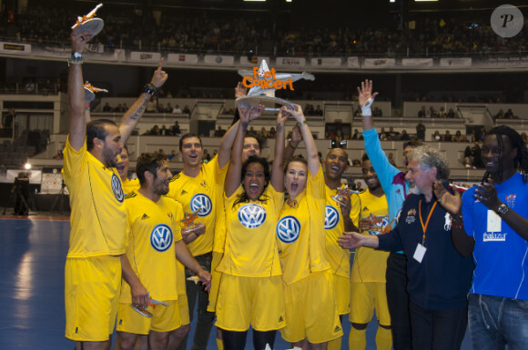 Lorie, Amel Bent, Merwan Rim à la 7e édition du Foot Concert, au profit de l'association Huntington Avenir au Palais des sports de Lyon, le 12 octobre 2013.