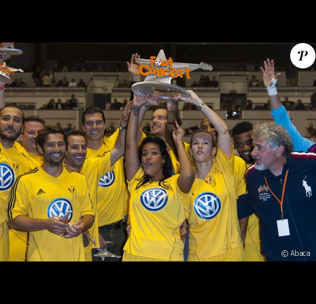 Lorie, Amel Bent, Merwan Rim à la 7e édition du Foot Concert, au profit de l'association Huntington Avenir au Palais des sports de Lyon, le 12 octobre 2013.