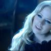 Avril Lavigne, transformée dans son dernier clip, Let Me Go, en duo avec son mari Chad Kroeger