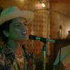 Bruno Mars a dévoilé le clip ultra-sexy de "Gorilla" avec Freida Pinto, le 15 octobre 2013.